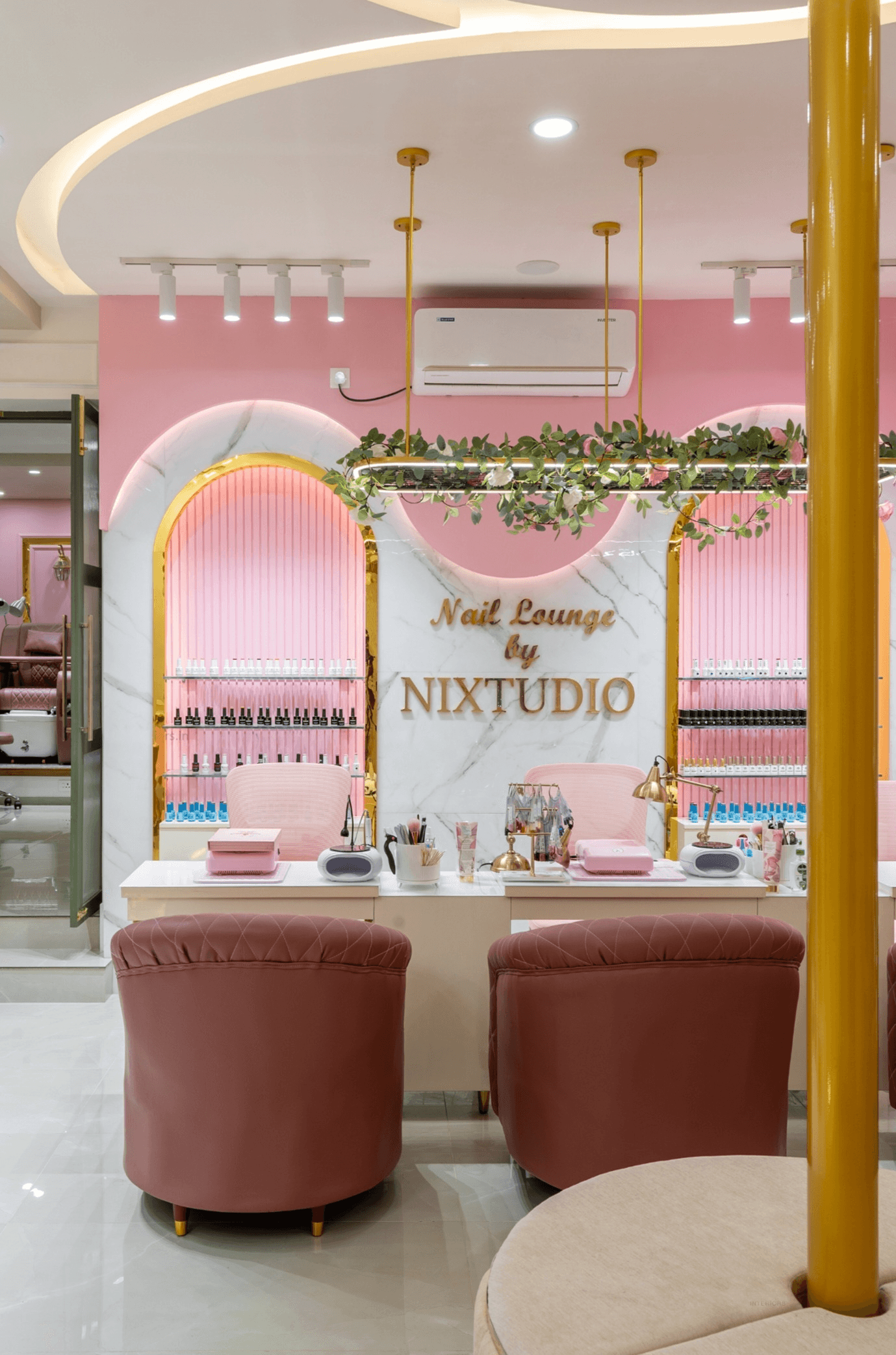 Nix-Studio-Pala-Luxury-Hair-Styling-Chair-Kottayam — Bleach-free hair colouring station